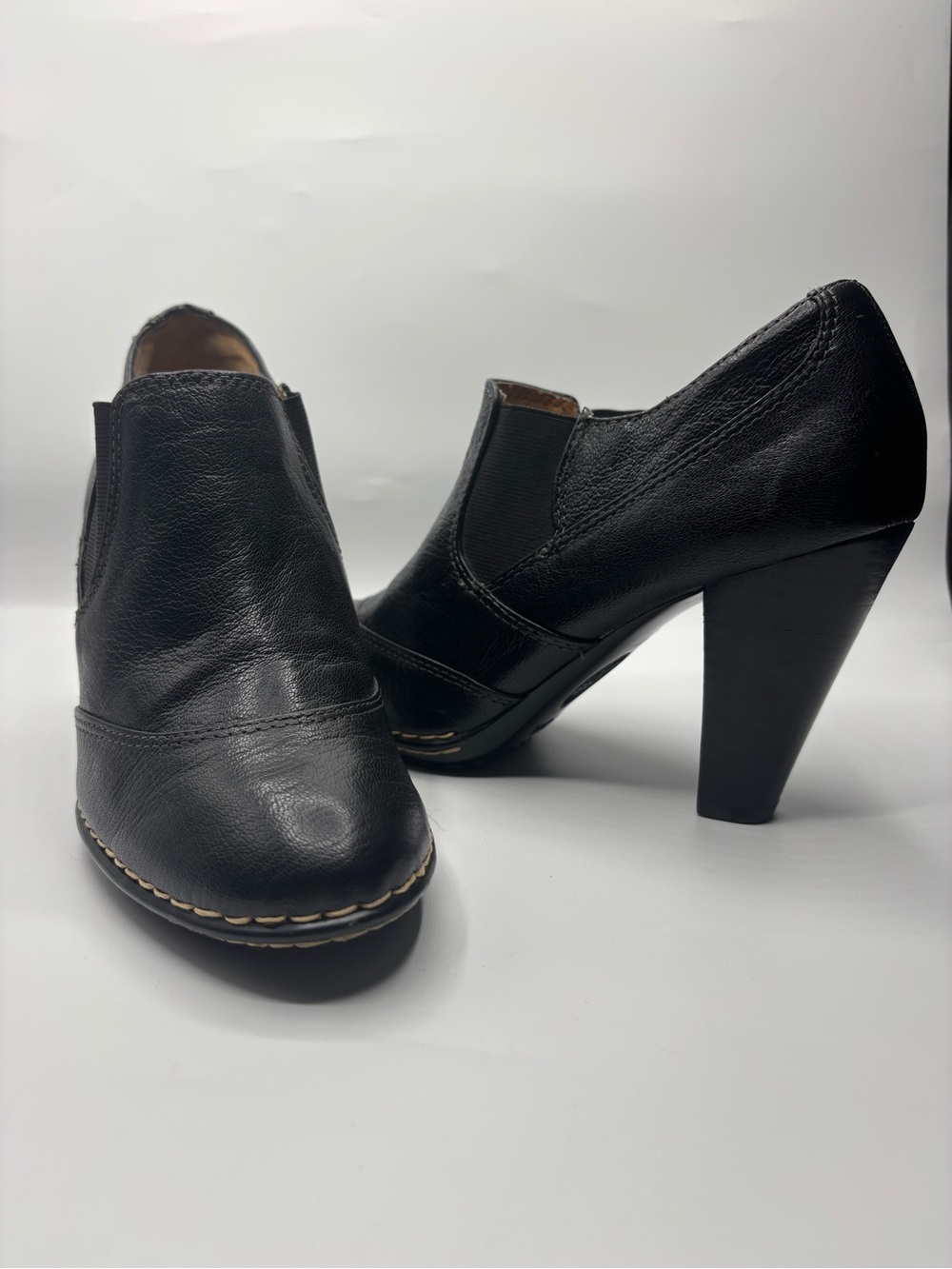 Sofft Simola Black Leather Chelsea Bootie Block Heel Boots Sz 7.5M Western Boho